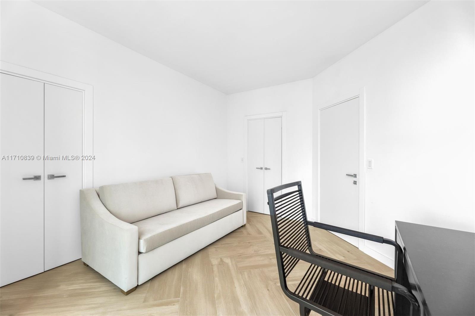 300 S Pointe Dr #1105, Miami Beach FL 33139