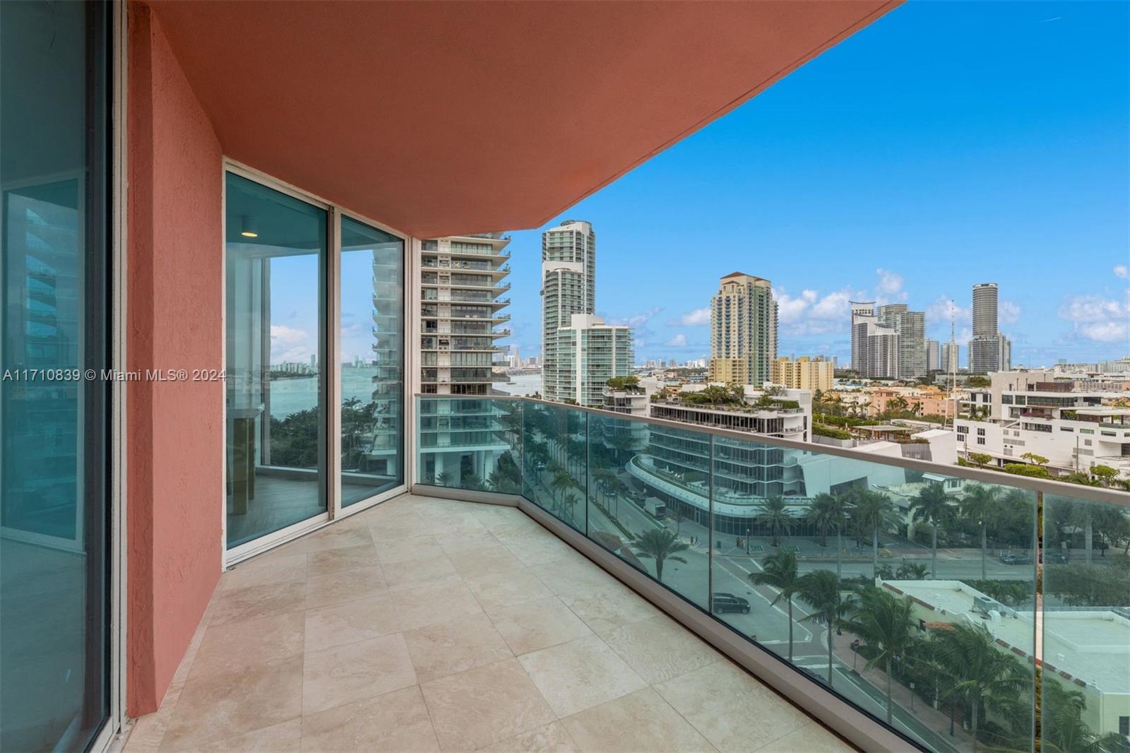 300 S Pointe Dr #1105, Miami Beach FL 33139