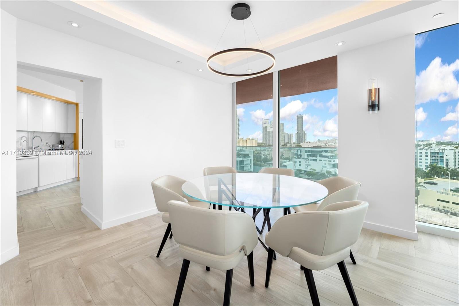 300 S Pointe Dr #1105, Miami Beach FL 33139