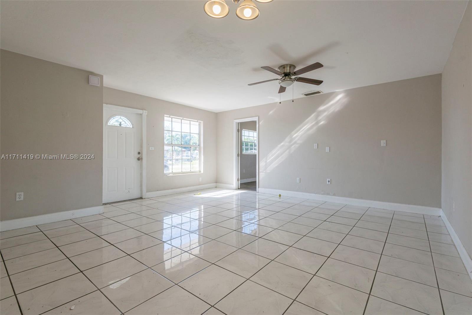 921 NW 200th Ter, Miami Gardens, Florida image 2