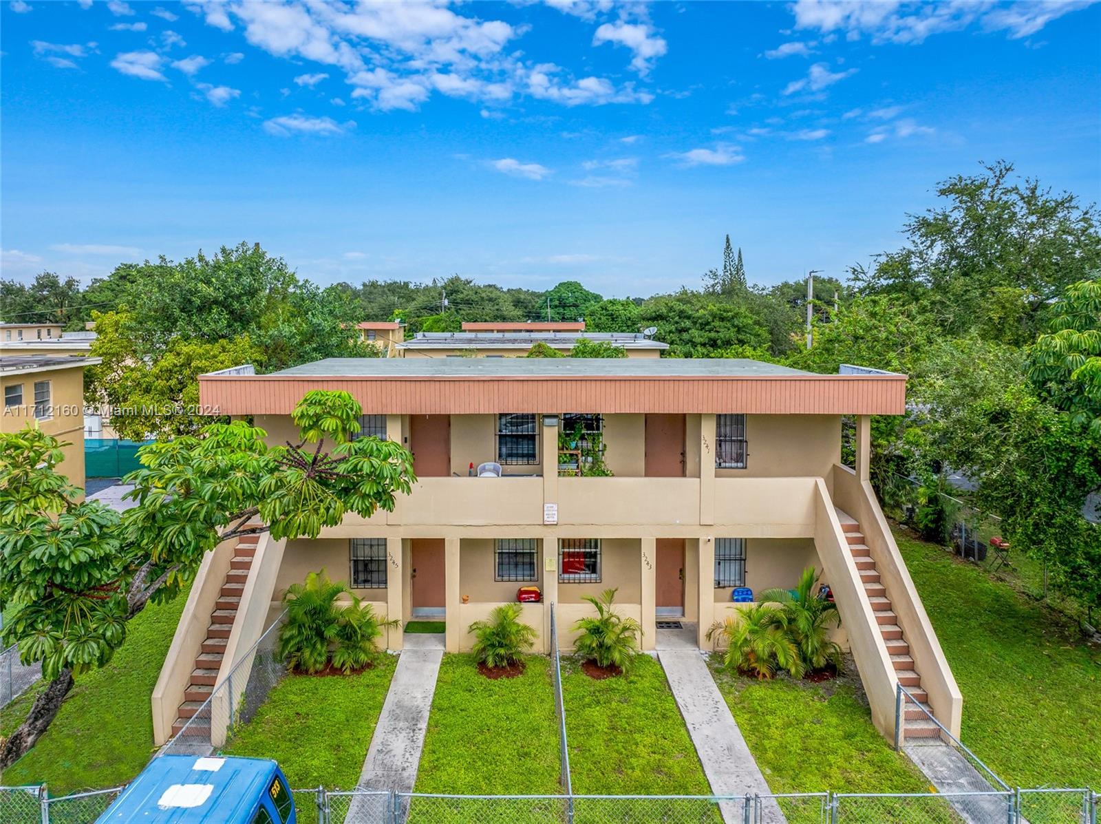 3245 NW 47th St, Miami, Florida image 1