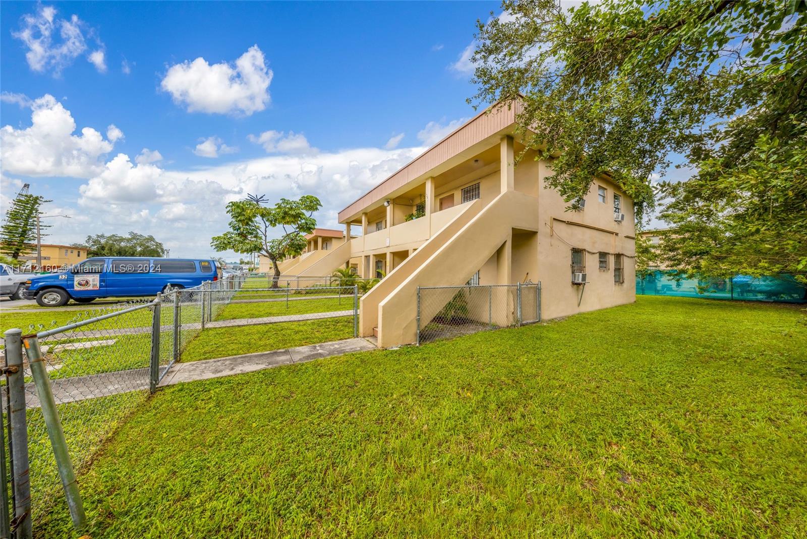 3245 NW 47th St, Miami, Florida image 15