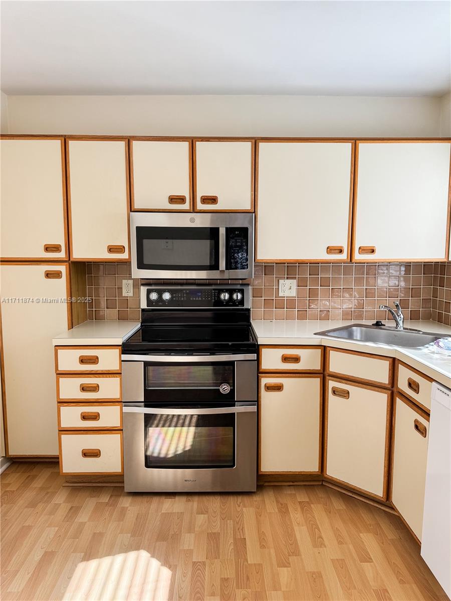 2739 S Carambola Cir S #1914, Coconut Creek, Florida image 13