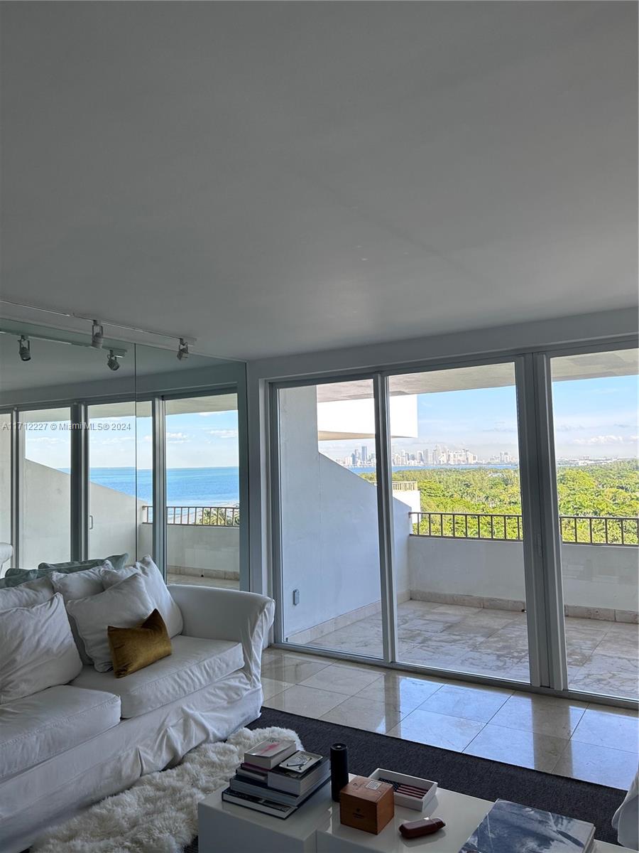 177 Ocean Lane Dr #1206, Key Biscayne FL 33149