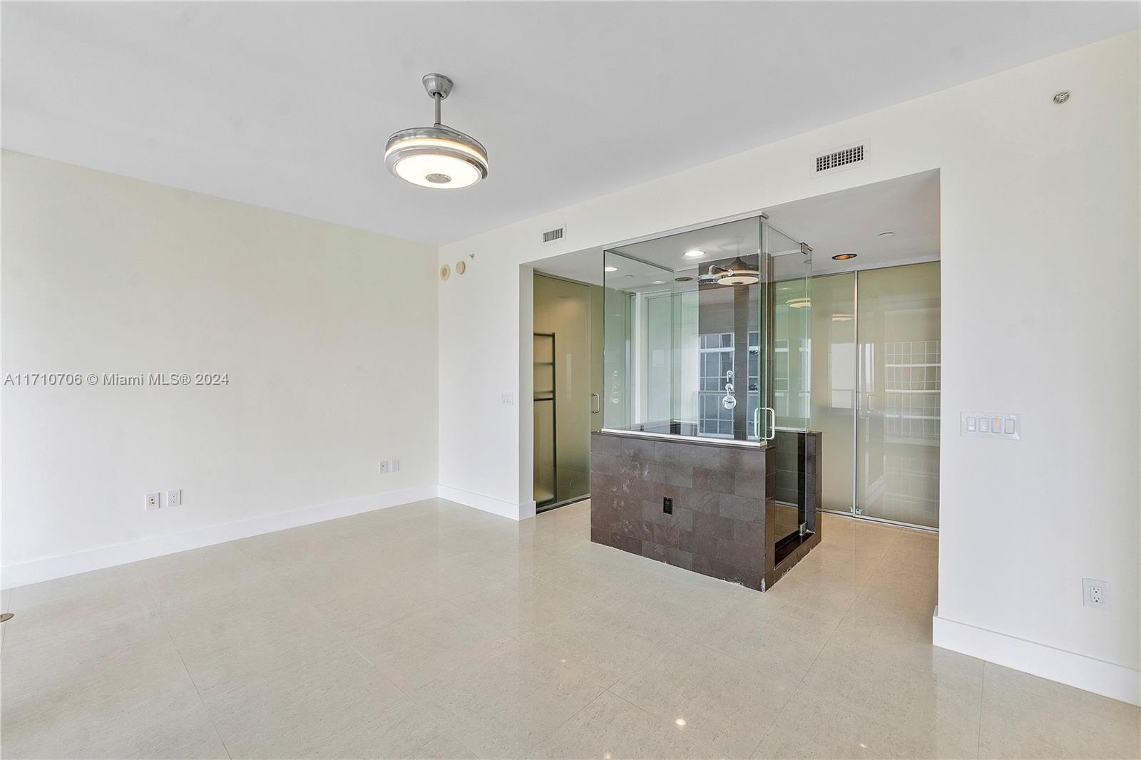 1040 Biscayne Blvd #3005, Miami FL 33132