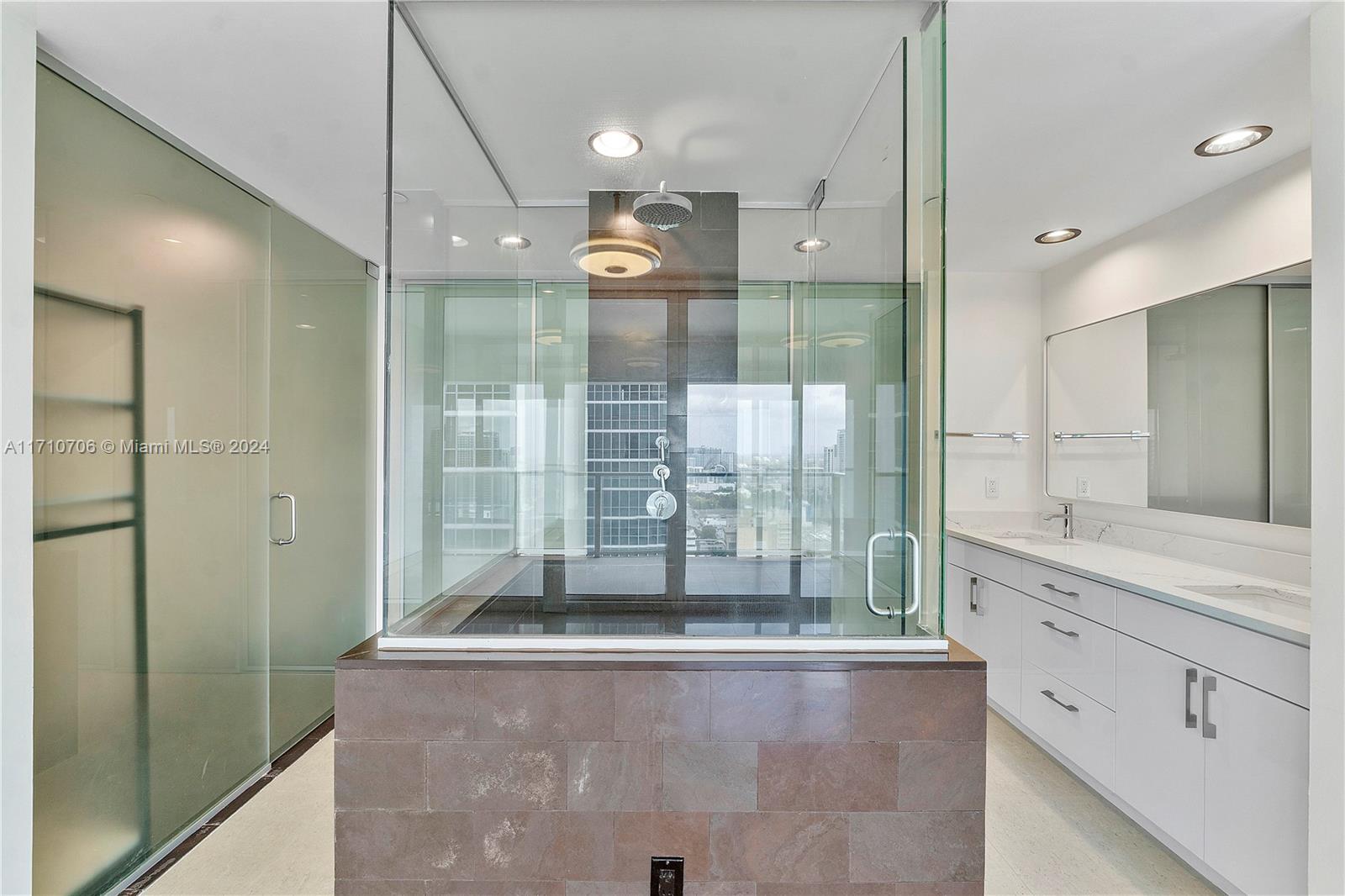 1040 Biscayne Blvd #3005, Miami FL 33132
