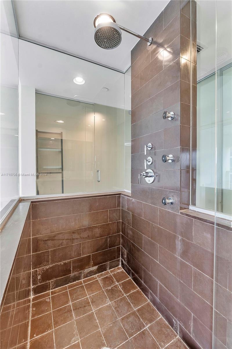 1040 Biscayne Blvd #3005, Miami FL 33132
