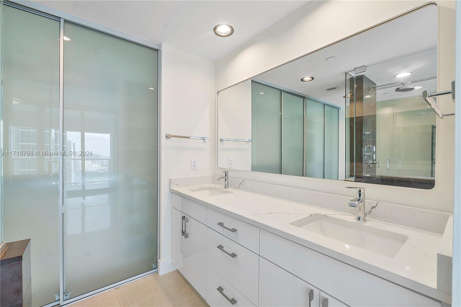 1040 Biscayne Blvd #3005, Miami FL 33132