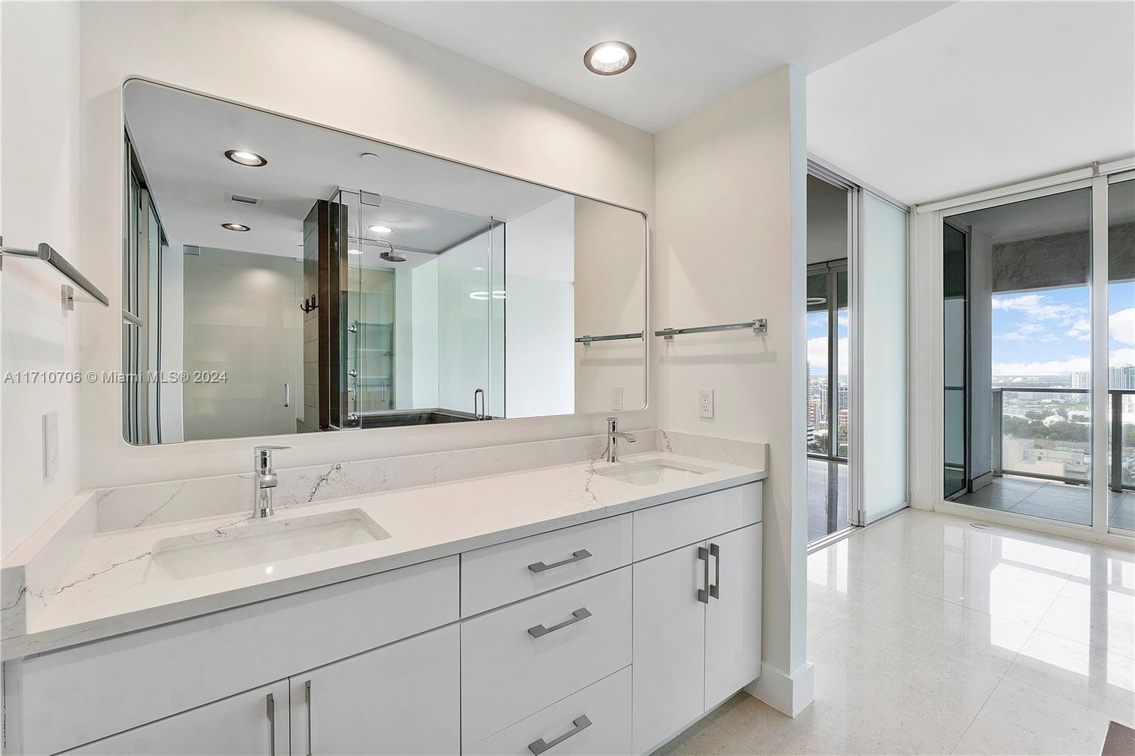1040 Biscayne Blvd #3005, Miami FL 33132