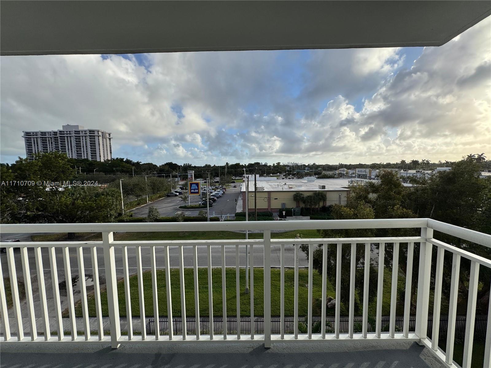 1251 NE 108th St #501, Miami, Florida image 1