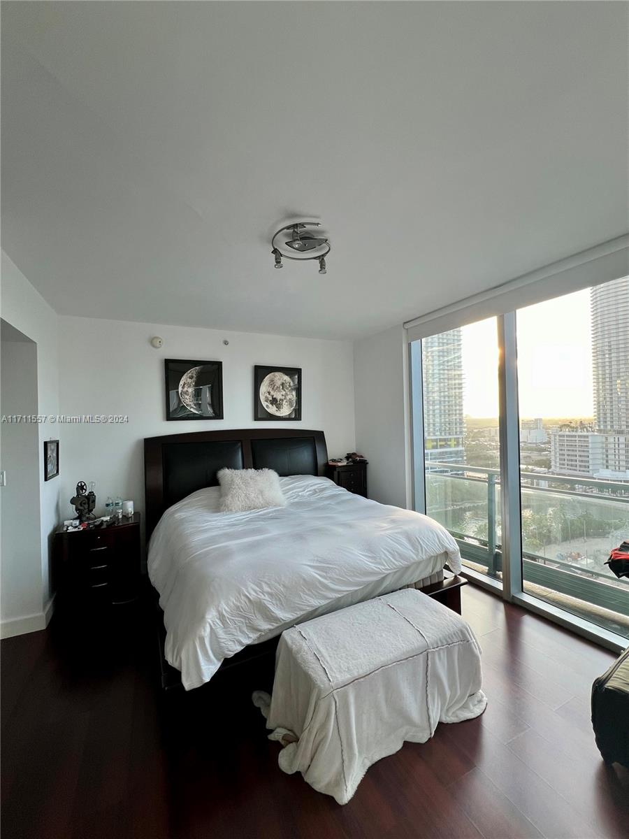 92 SW 3rd St #2010, Miami, Florida image 38