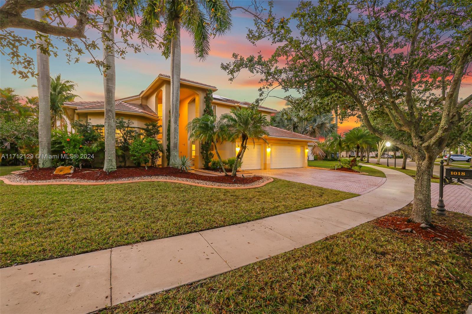 1018 Waterside Cir, Weston, Florida image 2