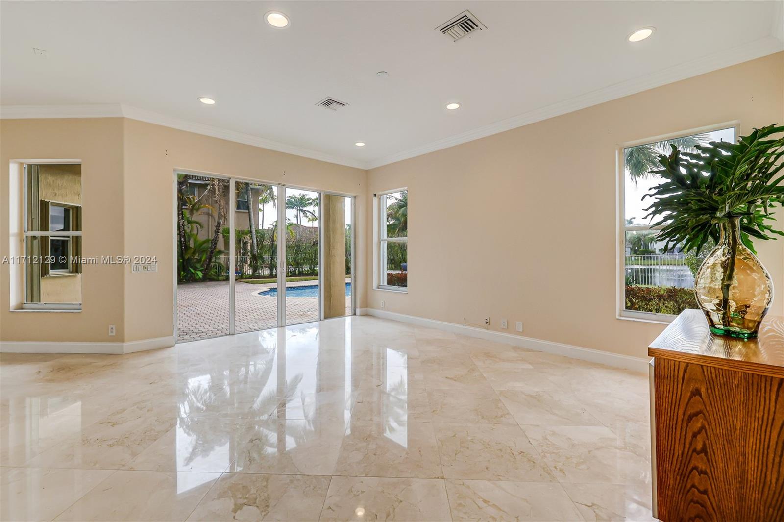 1018 Waterside Cir, Weston, Florida image 31