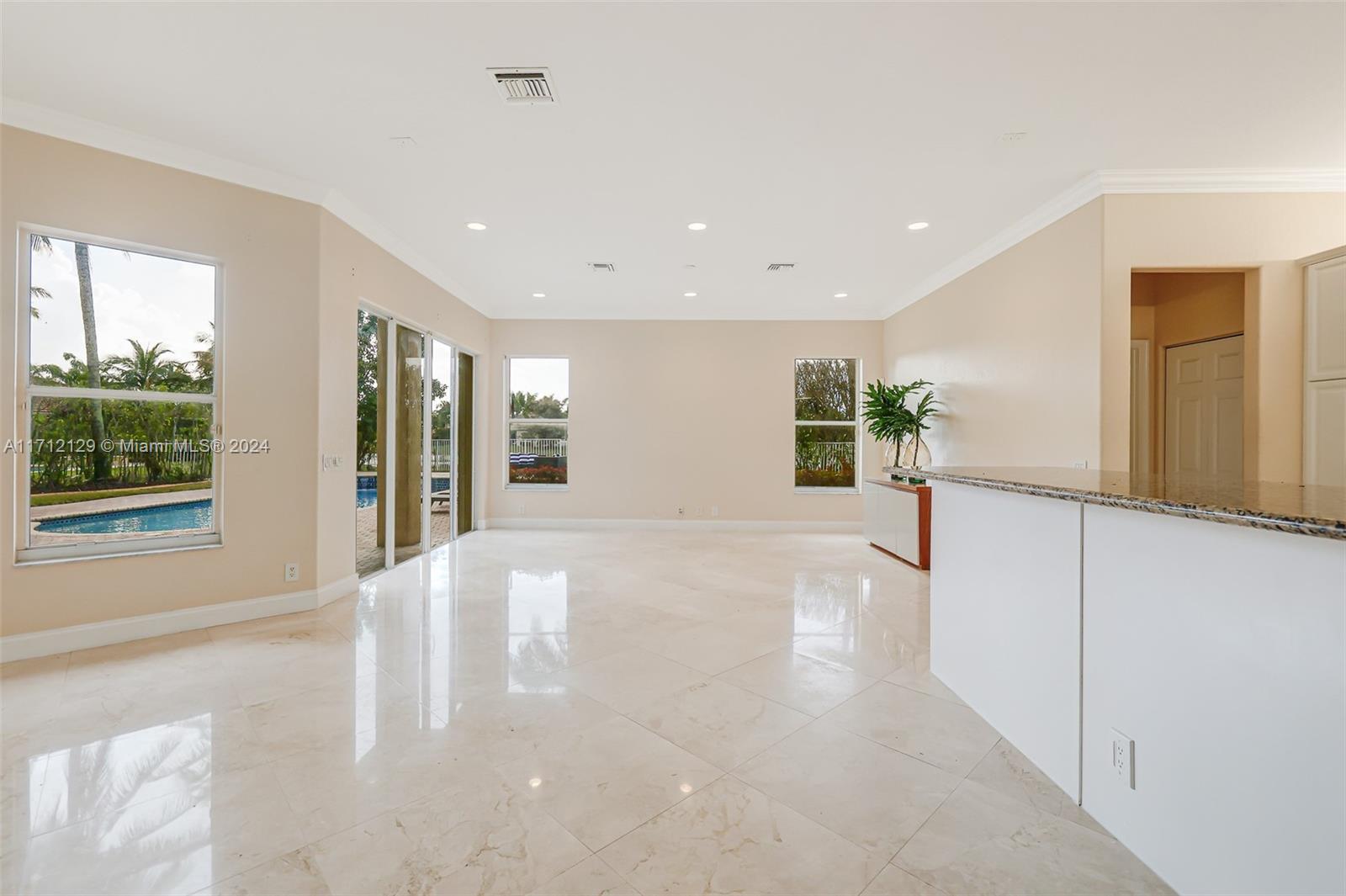 1018 Waterside Cir, Weston, Florida image 32