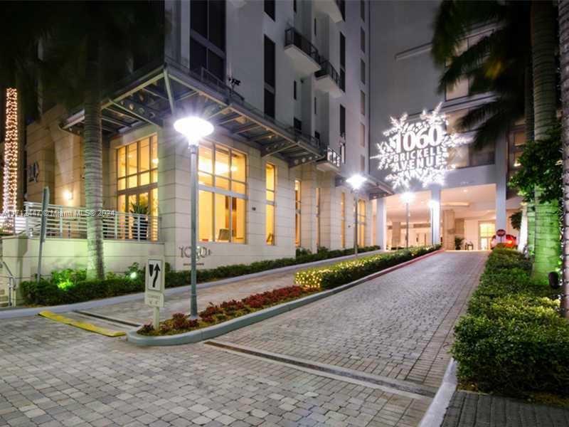 Beautiful studio with bay views, balcony, and marble floors throughout. Modern kitchen with stainless steel appliances and granite counter top. 1060 Brickell is a luxurious building that features valet parking, security, heated swimming pool, fitness center, billiard room and more. Centrally located within walking distance to the financial district, restaurants, bars, shops, Metromover rail, City Centre and Mary Brickell Village. Available for immediate occupancy. Sorry no pets!