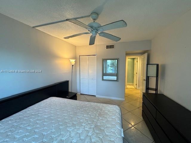 450 Golden Isles Dr #1C, Hallandale Beach, Florida image 37