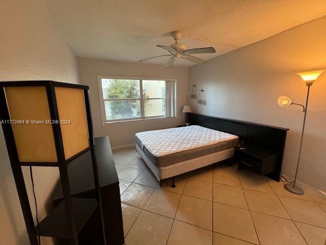 450 Golden Isles Dr #1C, Hallandale Beach, Florida image 39