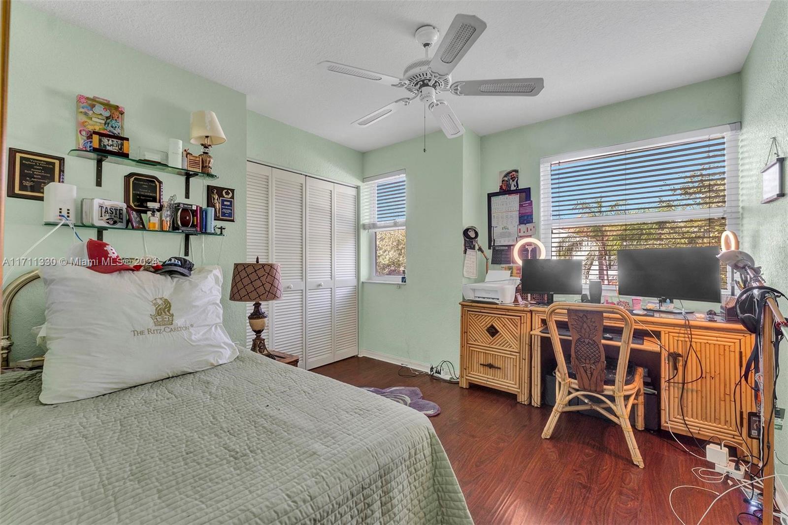 1140 Linden St, Hollywood, Florida image 9