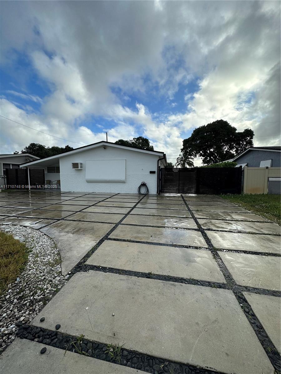 7642 Ramona St, Miramar, Florida image 2