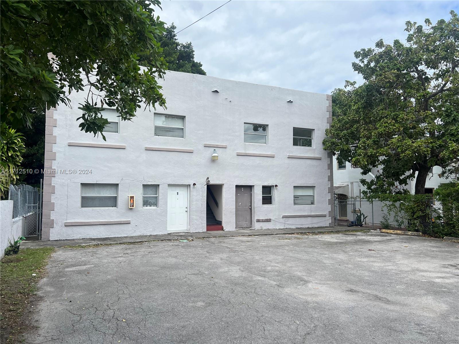 1035 SW 4th St, Miami, Florida image 2