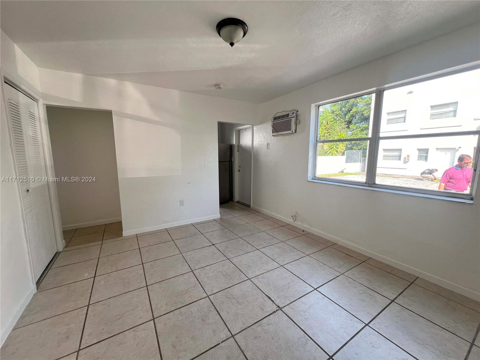 1035 SW 4th St, Miami, Florida image 3