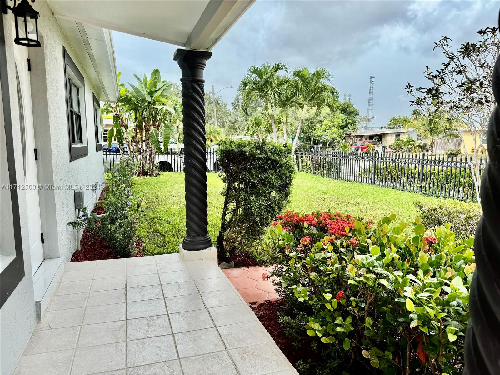 1783 Lauderdale Manor Dr, Fort Lauderdale, Florida image 15