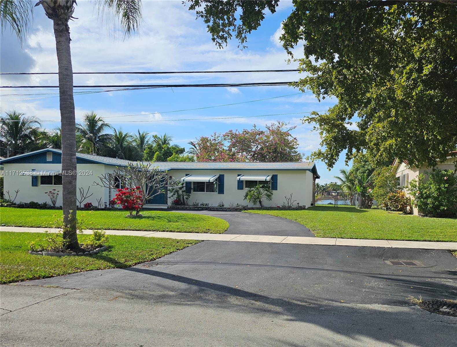 18360 NW 78th Ave, Hialeah, FL 33015