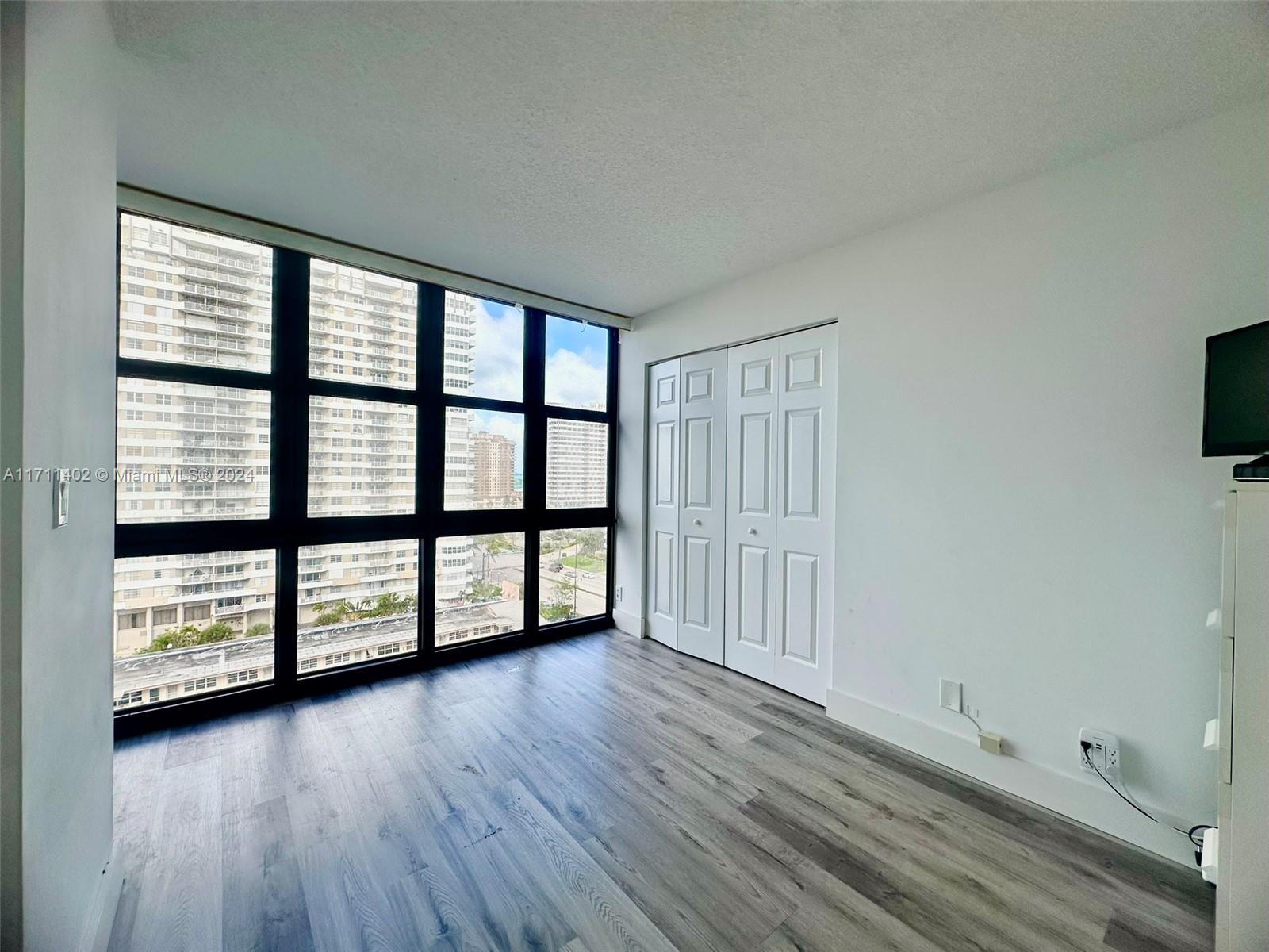 2049 S Ocean Dr #1106, Hallandale Beach, Florida image 32