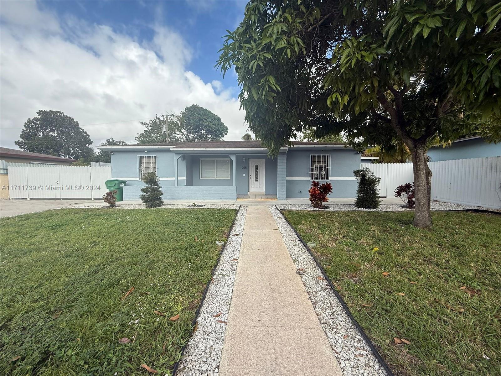 255 NW 189th St, Miami Gardens, Florida image 1