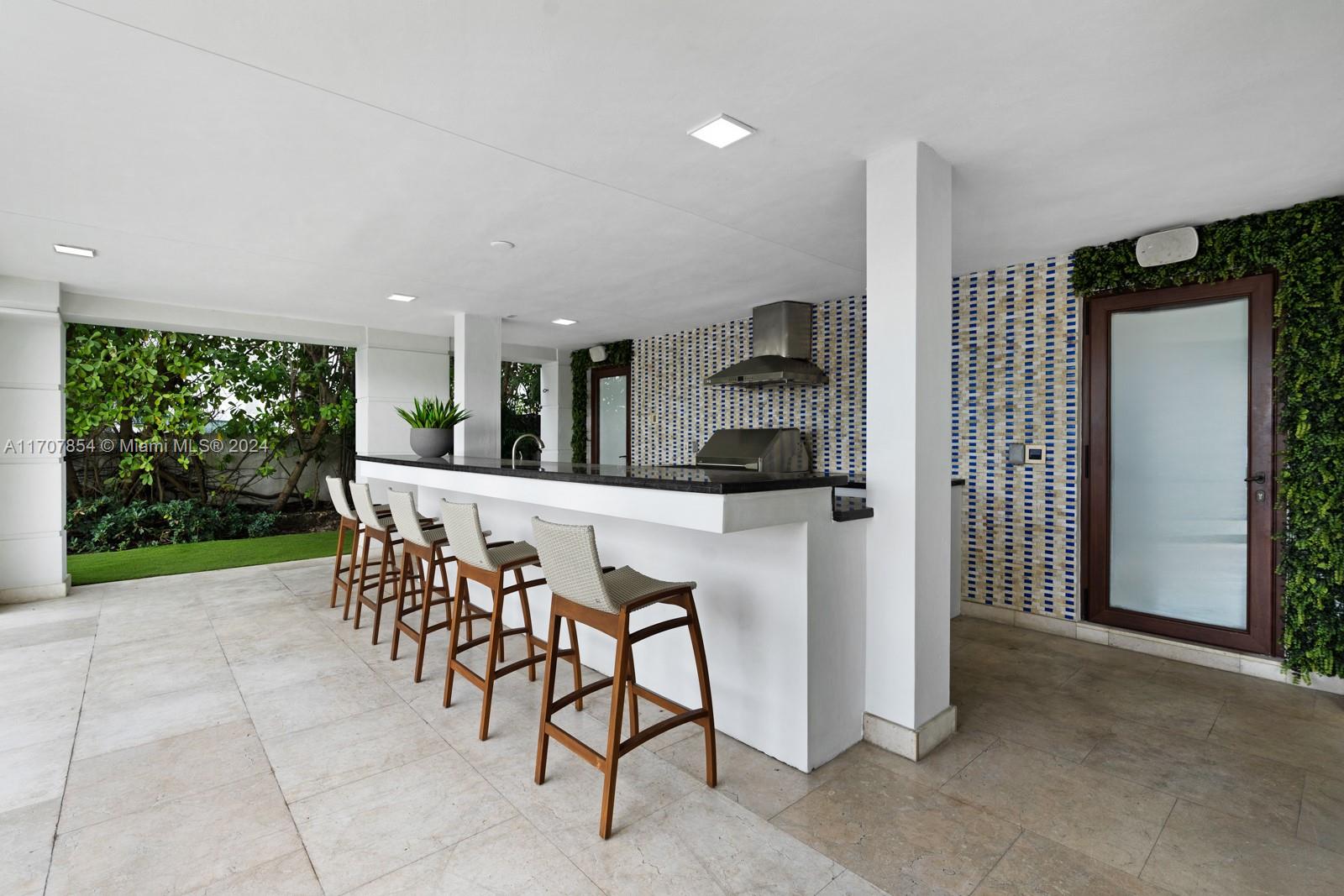 288 S Coconut Ln, Miami Beach, Florida image 37