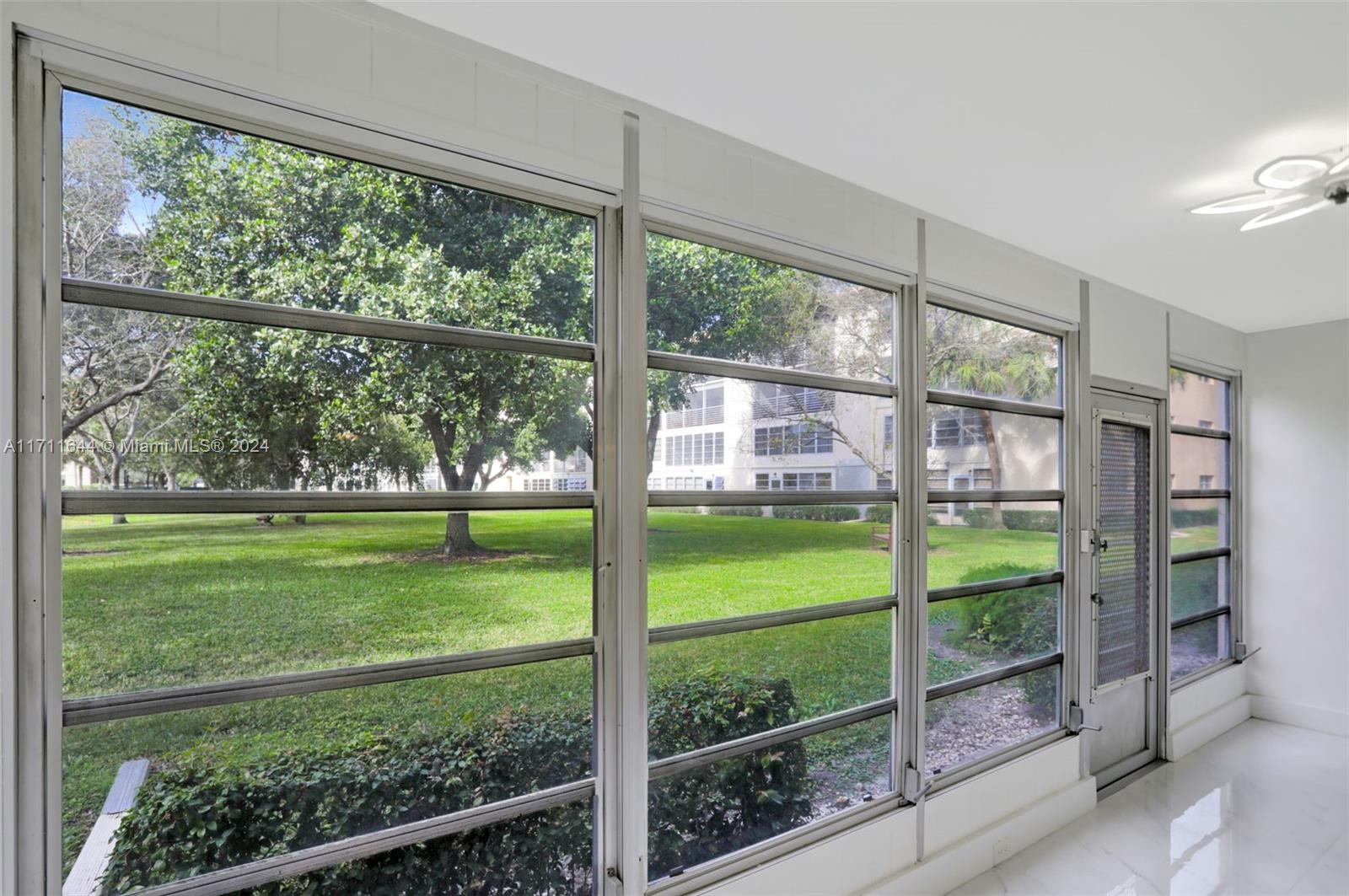 2202 Lucaya Bnd #M1, Coconut Creek, Florida image 39