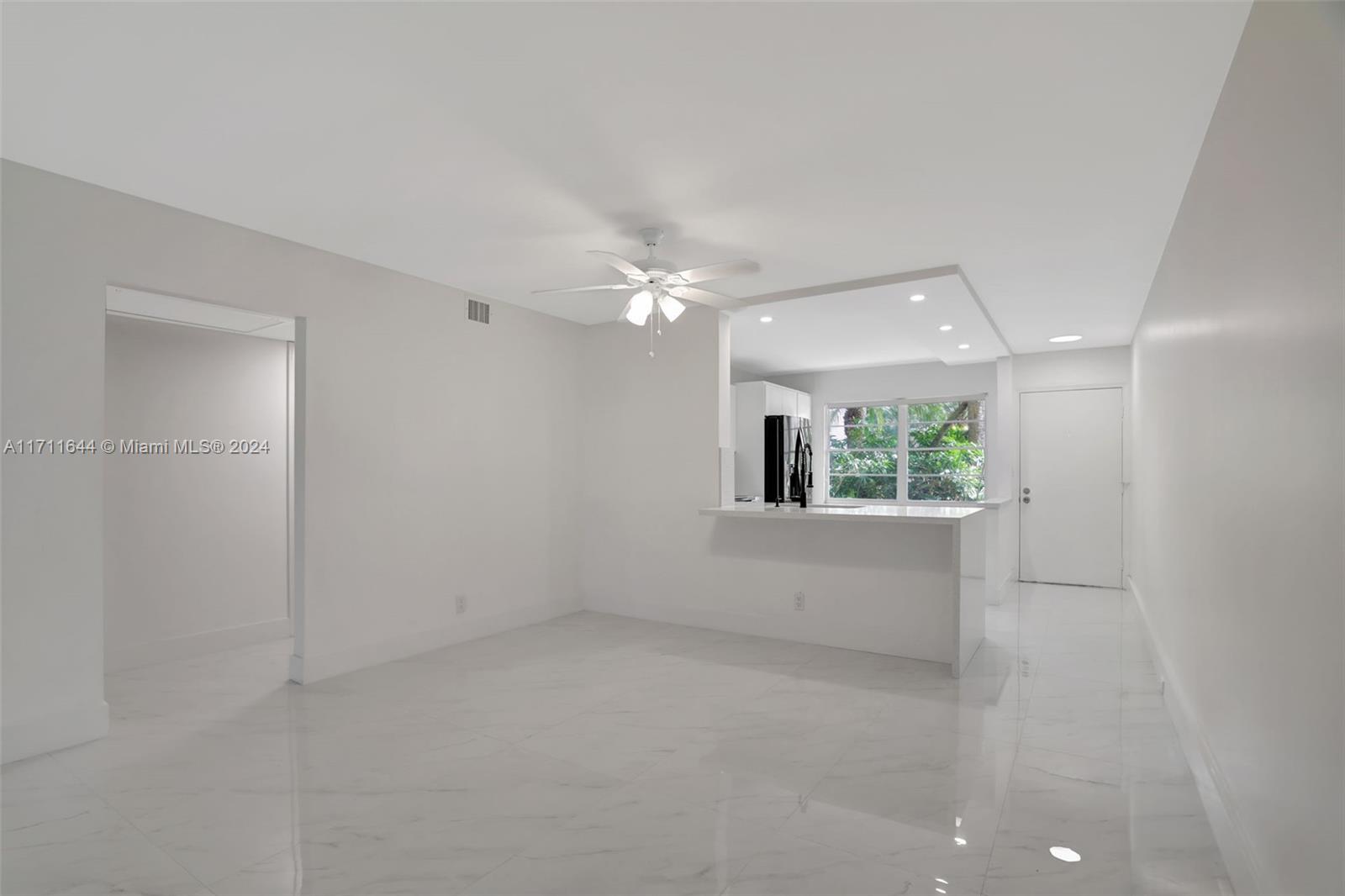 2202 Lucaya Bnd #M1, Coconut Creek, Florida image 4