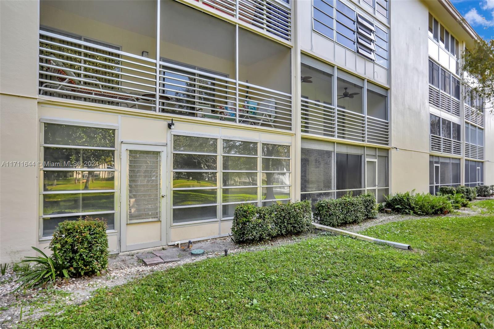 2202 Lucaya Bnd #M1, Coconut Creek, Florida image 42