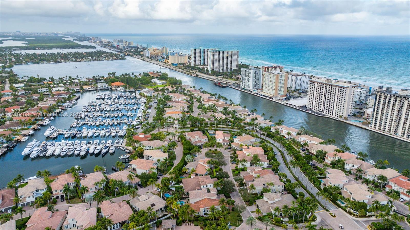 834 E Spinnaker Dr E  For Sale A11710453, FL