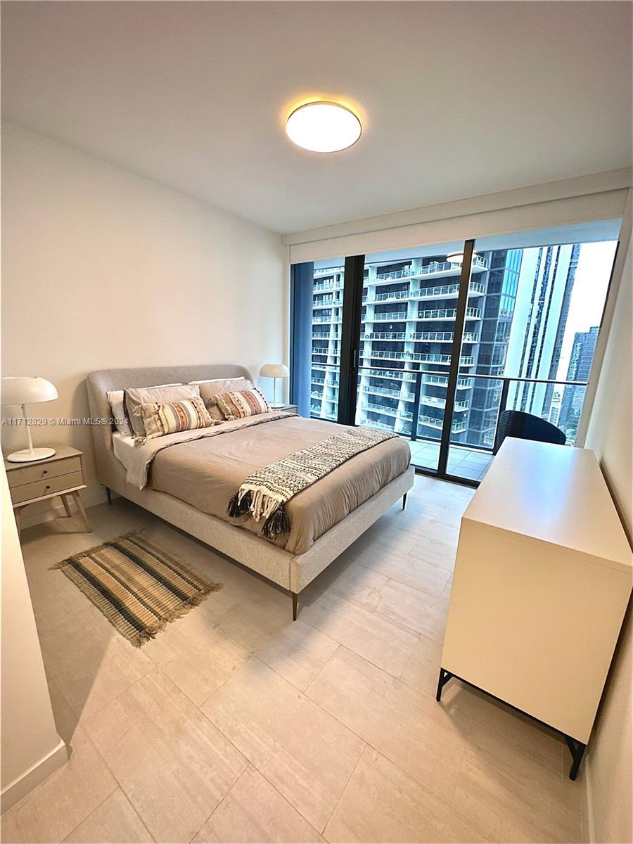 1000 Brickell Plz #3101, Miami FL 33131