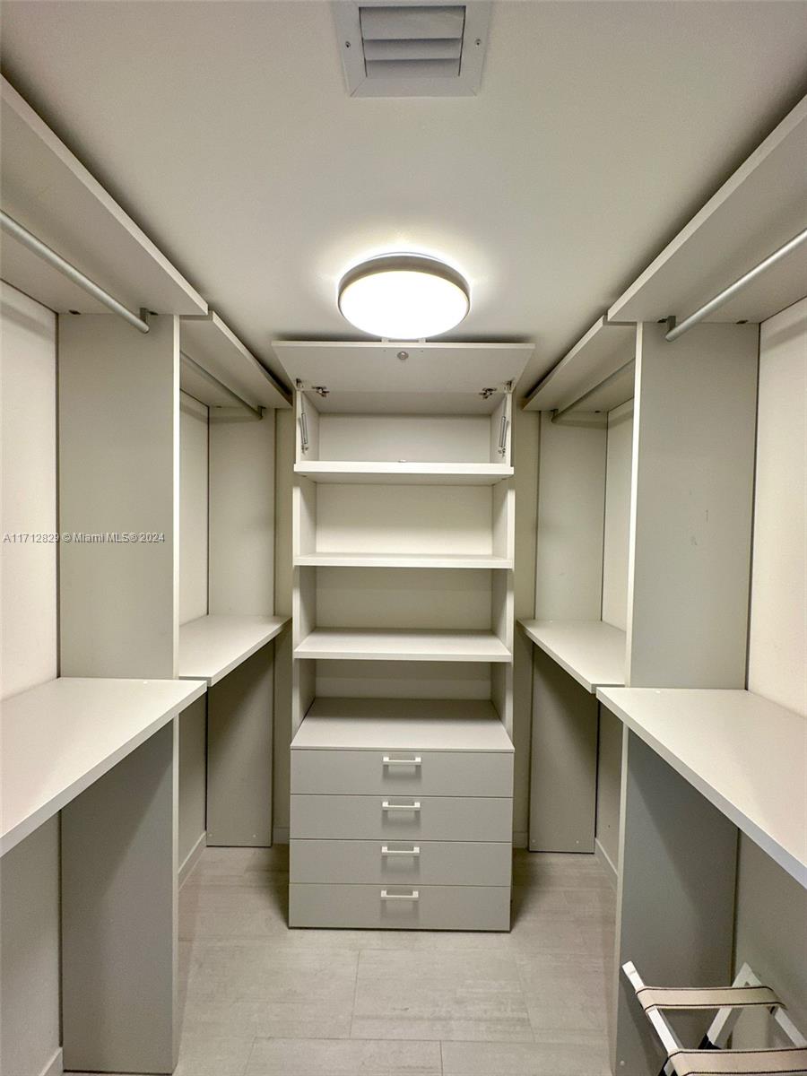 1000 Brickell Plz #3101, Miami FL 33131