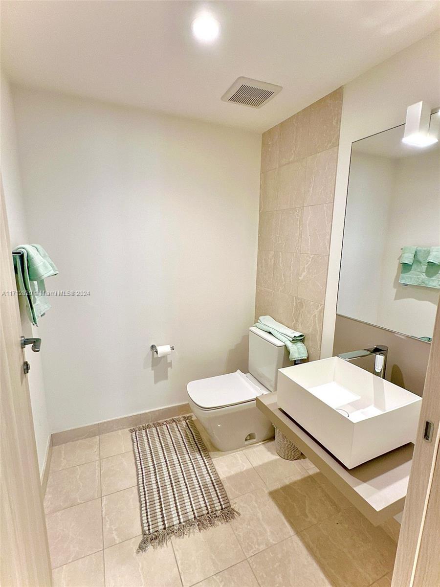 1000 Brickell Plz #3101, Miami FL 33131