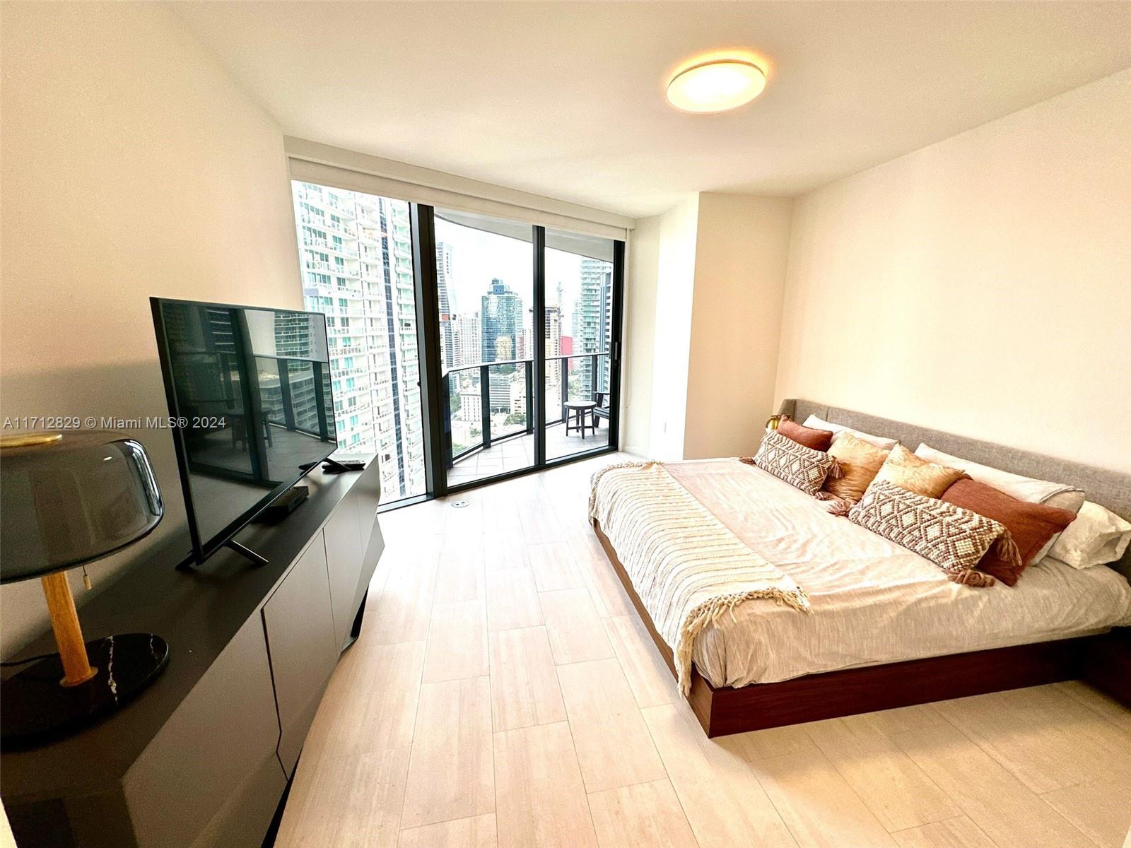 1000 Brickell Plz #3101, Miami FL 33131