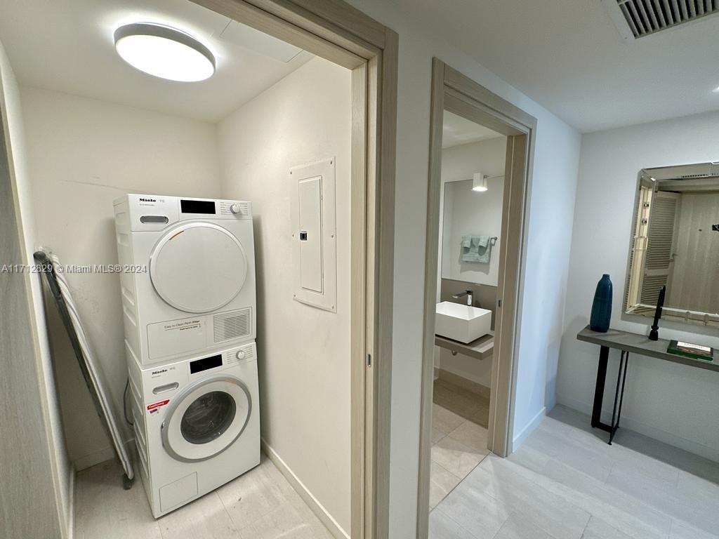 1000 Brickell Plz #3101, Miami FL 33131
