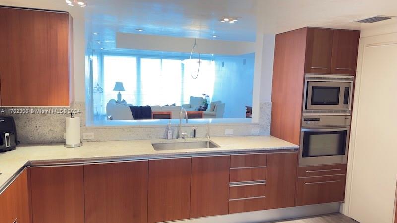 2627 S Bayshore Dr #804, Miami, Florida image 18