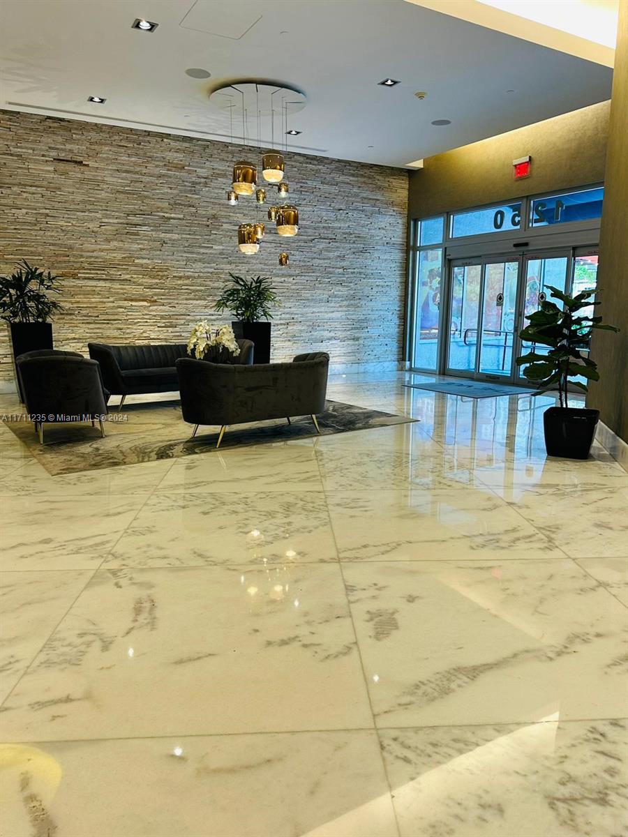 1250 S Miami Ave #1813, Miami FL 33130