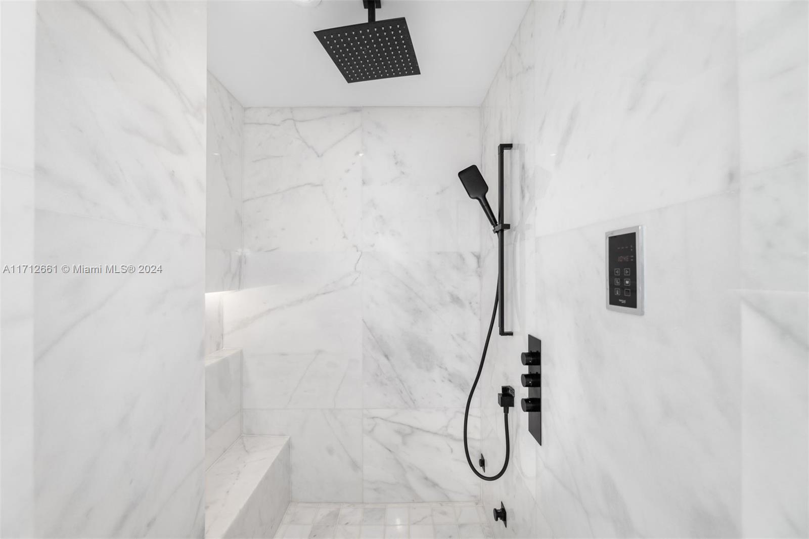 300 S Pointe Dr #1105, Miami Beach FL 33139