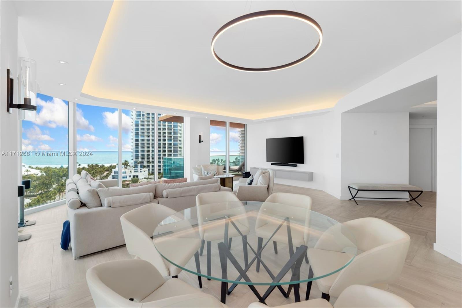 300 S Pointe Dr #1105, Miami Beach FL 33139
