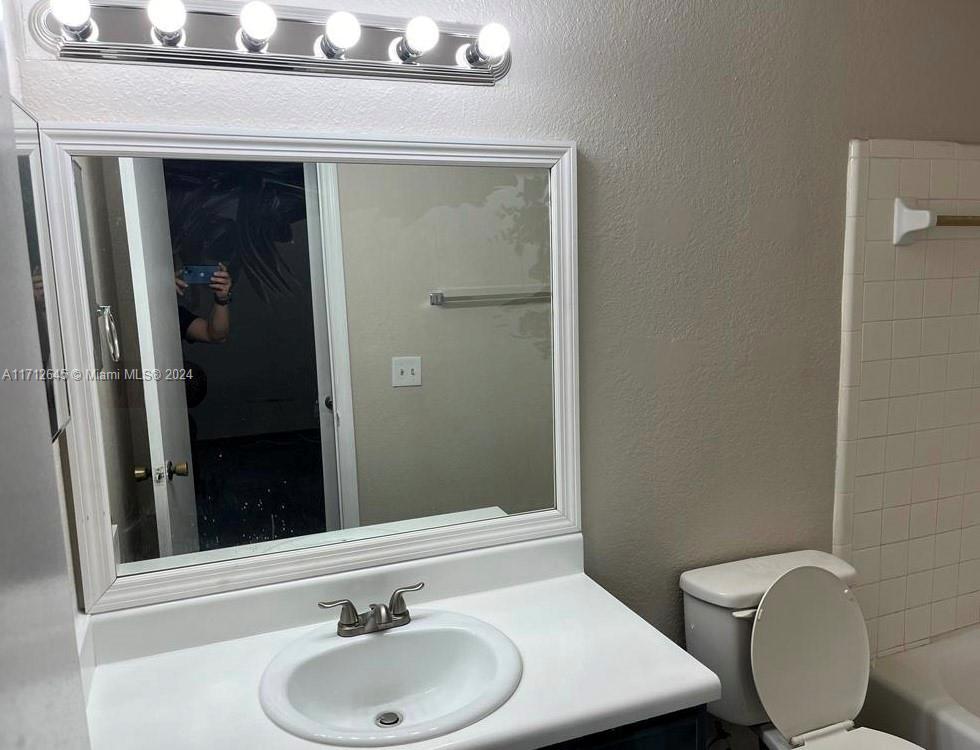 3430 Pinewalk Dr N #622, Margate, Florida image 13