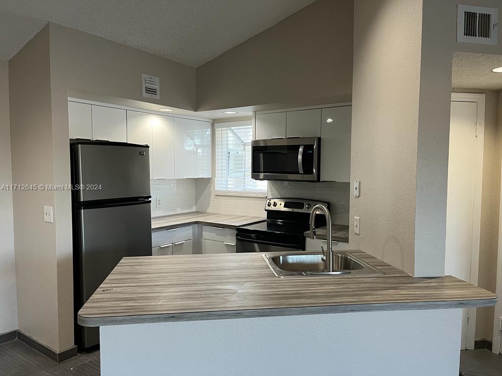 3430 Pinewalk Dr N #622, Margate, Florida image 3
