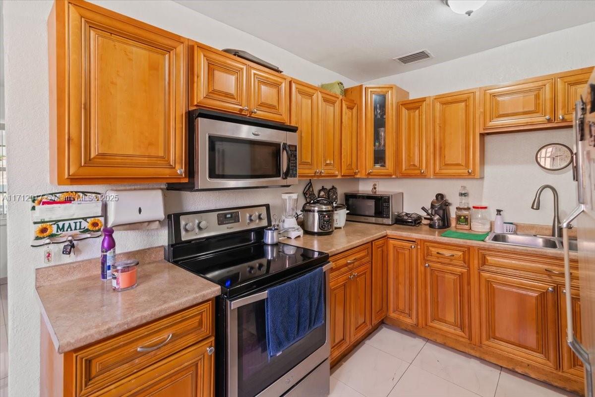 530 Tamiami Blvd, Miami, Florida image 16