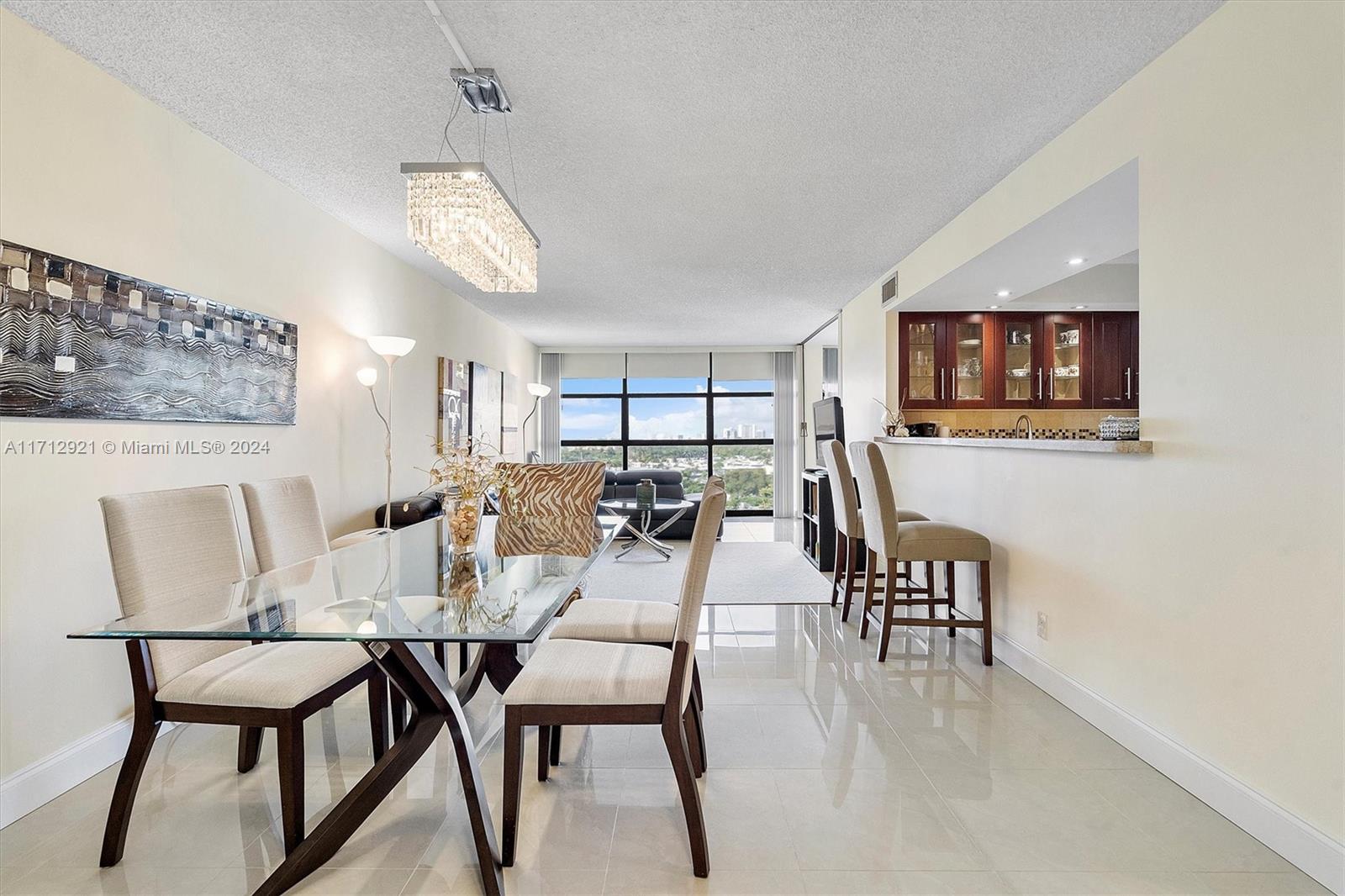 600 Parkview Dr #923, Hallandale Beach, Florida image 2