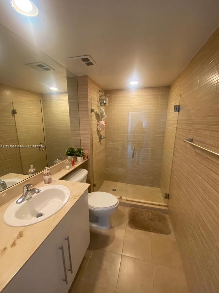 335 S Biscayne Blvd #607, Miami FL 33131