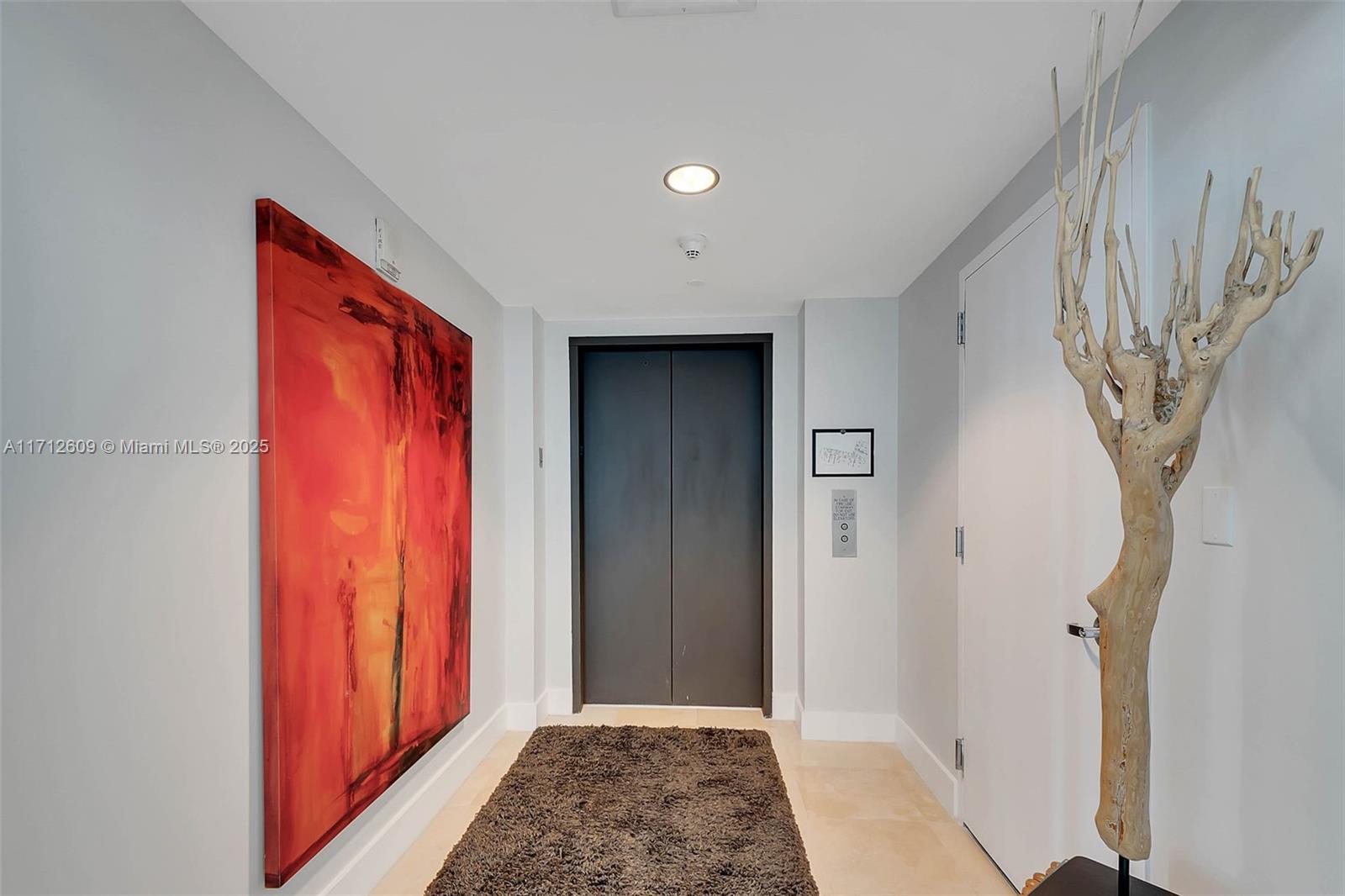 900 Biscayne Blvd #3702, Miami FL 33132