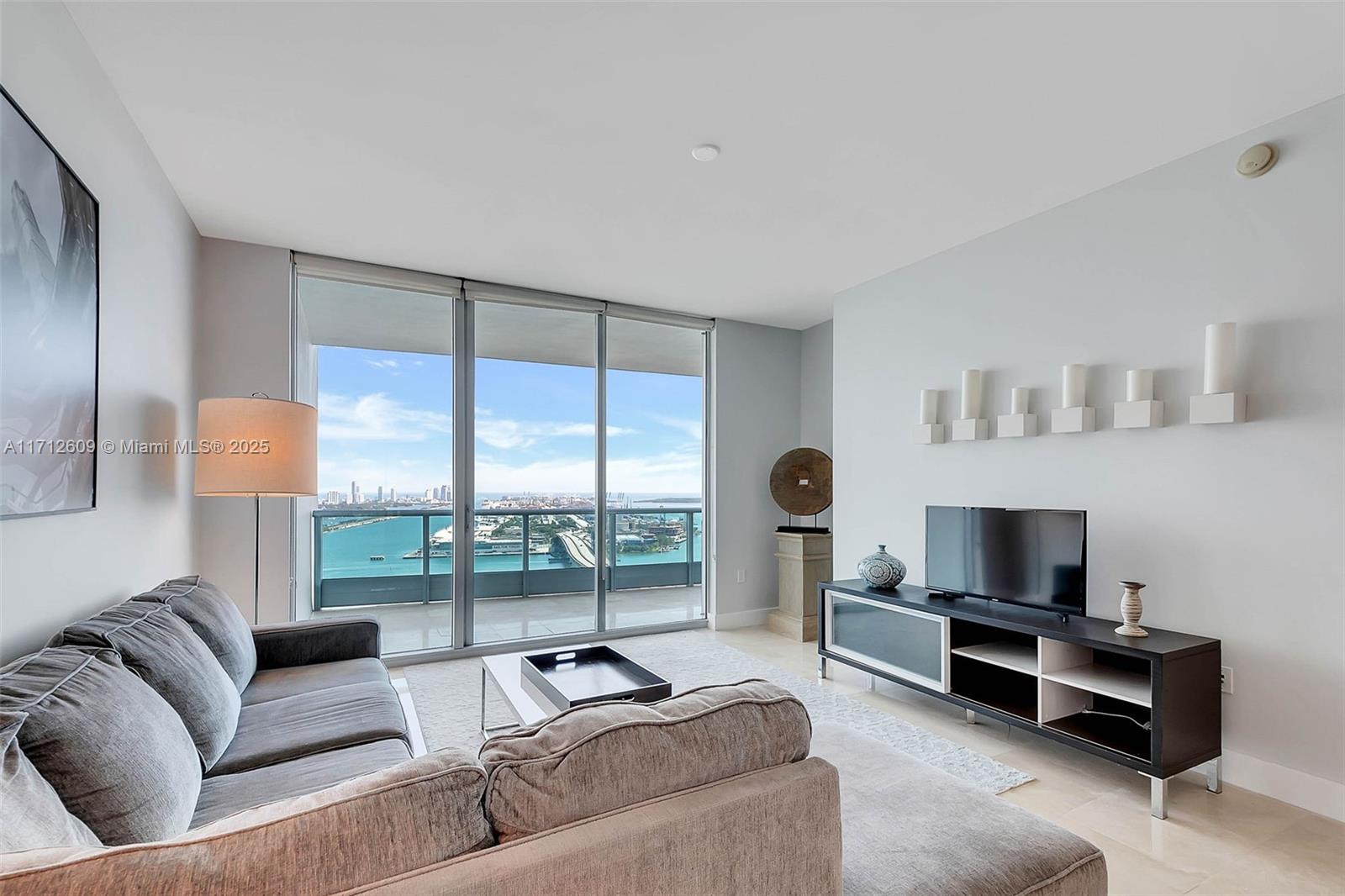 900 Biscayne Blvd #3702, Miami FL 33132